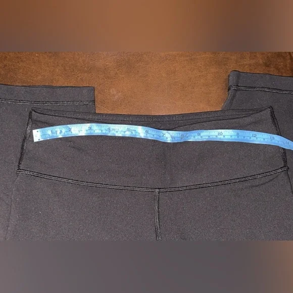 Lululemon black leggings women’s size small - Picture 6 of 7